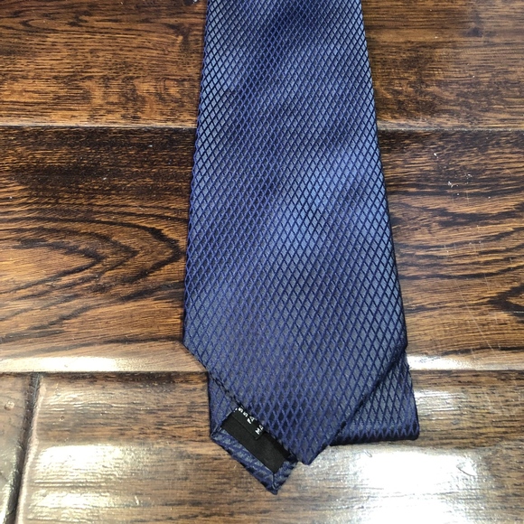 Hugo Boss Other - Hugo Boss silk Blue shiny tie Hugo Boss Other - Hugo Boss silk Blue shiny tie